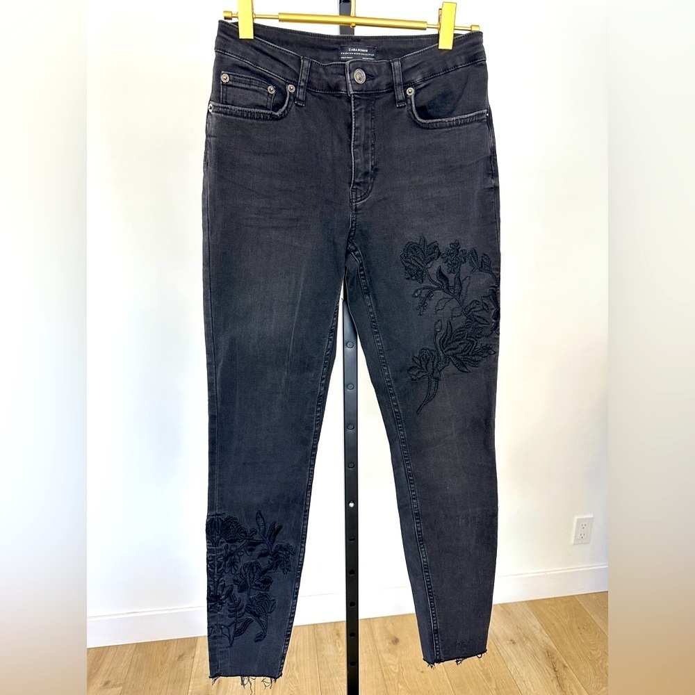 Zara embroidered black‎ raw hem jeans size 2. Pre owned